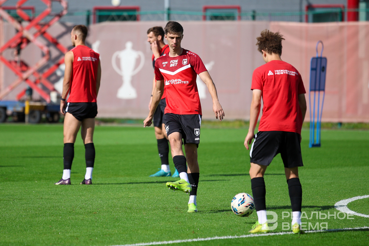 Почему «Спартак» — претендент на чемпионство и чего не хватает «Рубину»