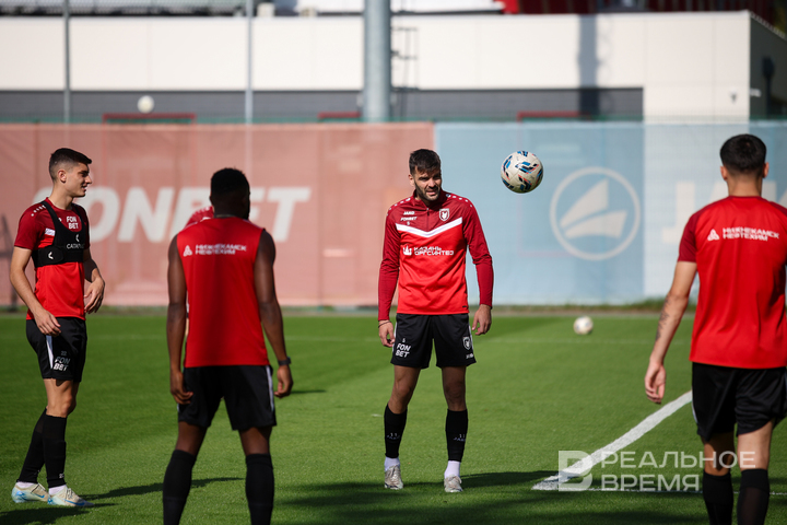 Почему «Спартак» — претендент на чемпионство и чего не хватает «Рубину»