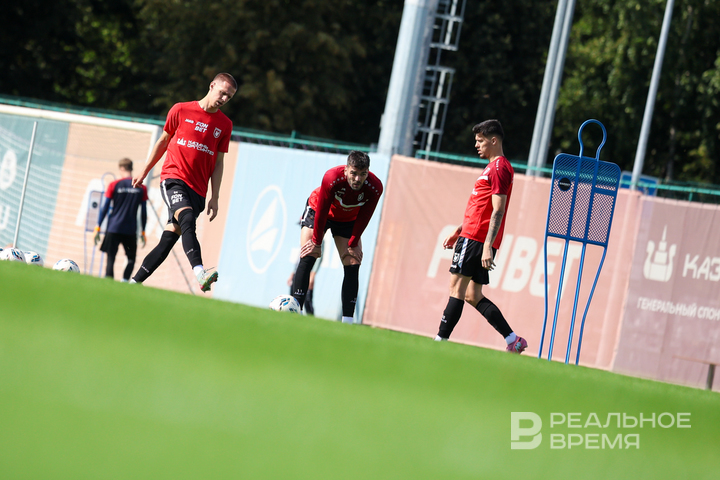 Почему «Спартак» — претендент на чемпионство и чего не хватает «Рубину»