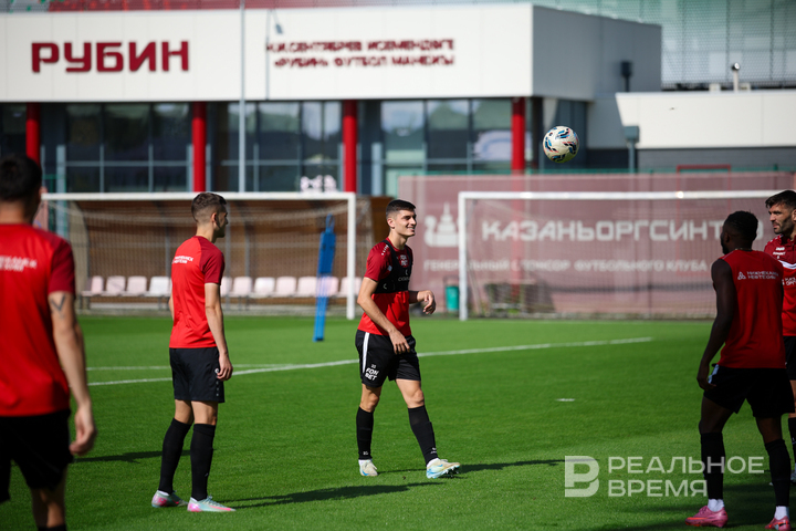 Почему «Спартак» — претендент на чемпионство и чего не хватает «Рубину»