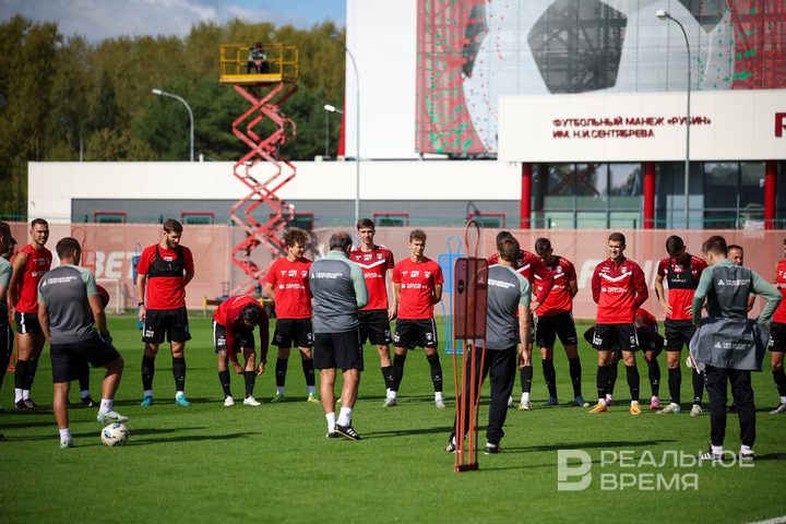 Почему «Спартак» — претендент на чемпионство и чего не хватает «Рубину»