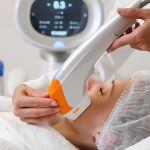 Ваш персональный путеводитель по заботе о коже: когда пора посетить дерматолога?