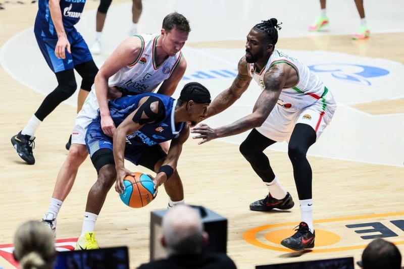 Перасович построил чемпионский УНИКС? Казанцы разгромили «Зенит» со своей бывшей звездой