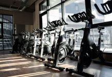 Почему стоит ходить в фитнес-клуб