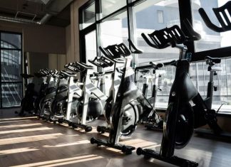 Почему стоит ходить в фитнес-клуб