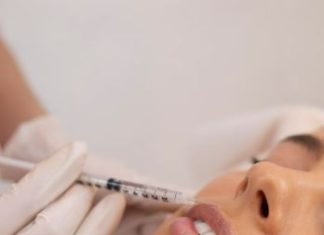 Увеличение губ: процедура, показания и противопоказания