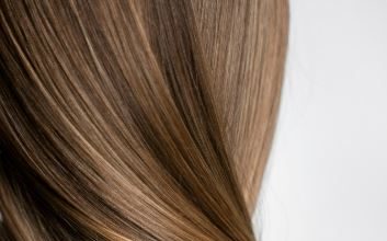 Как вернуть густоту волос после стресса?