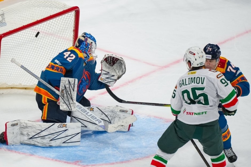 Барабанов вышел из спячки, Гатиятулин подловил Галлана, а Арефьев — вне игры