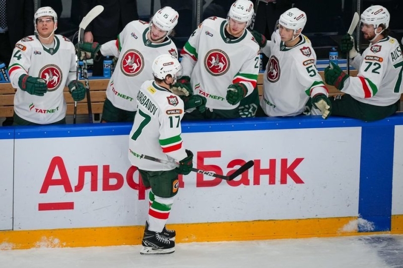 Бердин вне состава, Барабанов не хочет обмена, а Денисенко «попал»: как «Ак Барс» обыграл «Нефтехимик»
