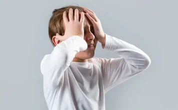 Головные боли у школьников — от переутомления до мигрени