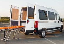 Перевозки лежачих больных и лиц с ограниченными физическими возможностями: специфика и важные аспекты