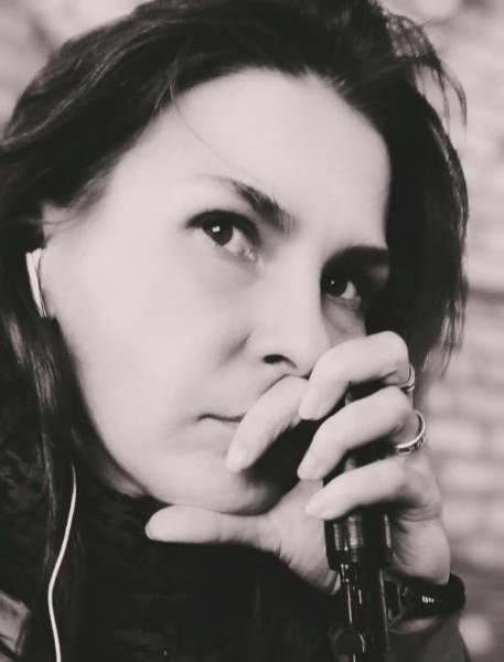 «Снайперские дуэли скорее миф»: ефрейтор Юлия Толстоусова — о 11 годах на фронте и о творчестве