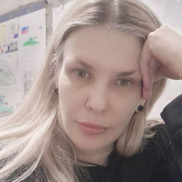 «Снайперские дуэли скорее миф»: ефрейтор Юлия Толстоусова — о 11 годах на фронте и о творчестве